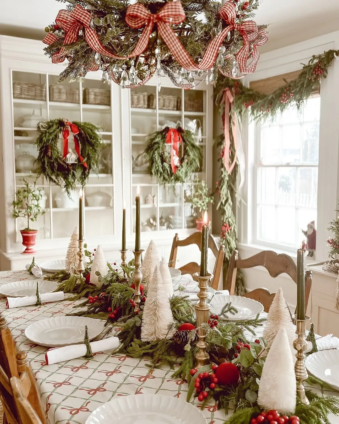 30 Christmas Decorating Ideas That Elevate Every Corner of Your Home