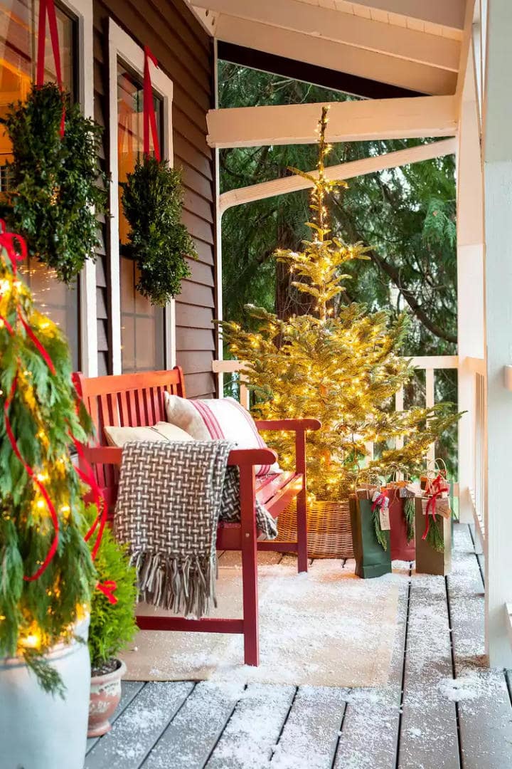 30 simple DIY Christmas front door decor ideas for modern touch