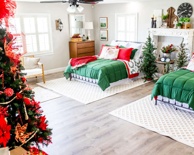 32 Best Christmas Photoshoot Locations for Rent Near Me | Peerspace