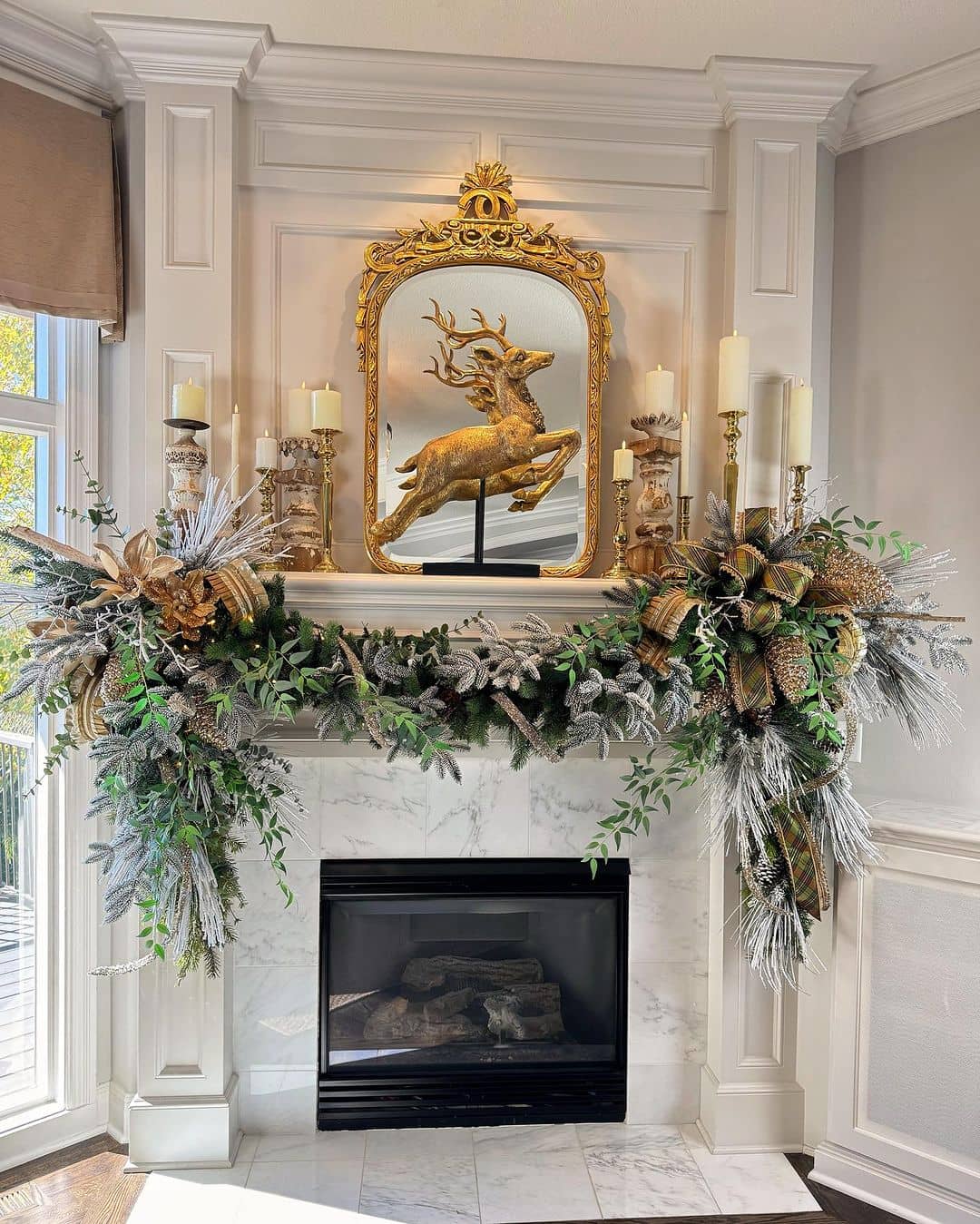 32 Gorgeous Christmas Mantel Decorating Ideas
