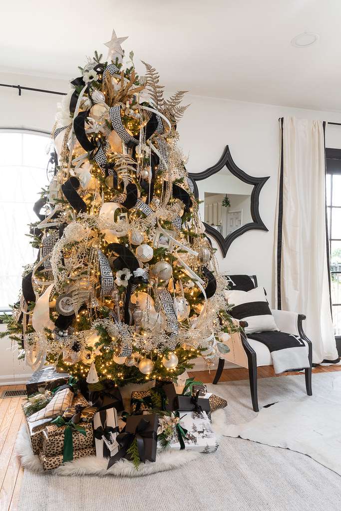 38 Christmas Tree Ribbon Ideas for a New Take on a Classic Look