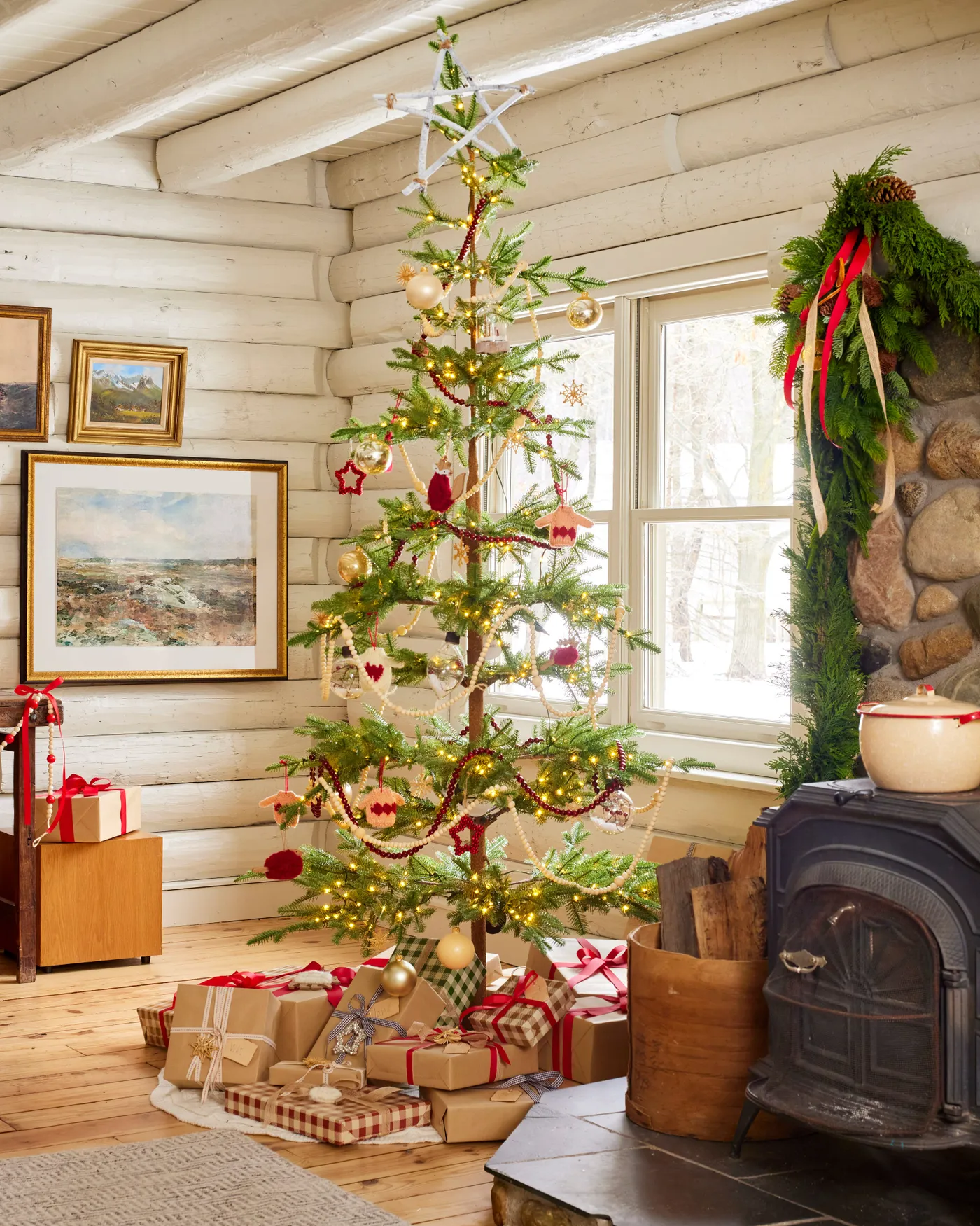 43 Rustic Christmas Tree Ideas that Feel Cozy and Timeless Christmas Trees