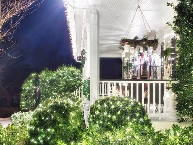 44 Outdoor Christmas Lights Ideas | HGTV