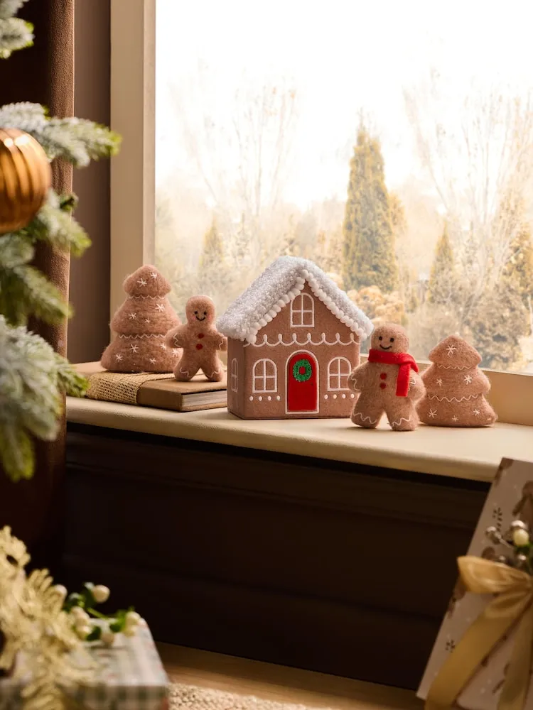 5 Piece Natural Felt Gingerbread Family Scene - Size ONE