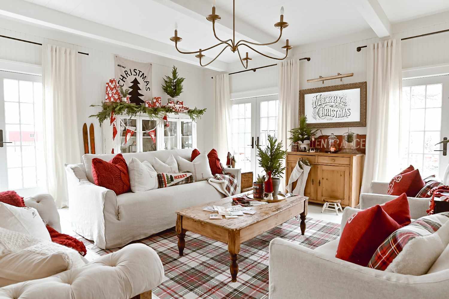 50 Festive and Cozy Christmas Living Room Decor Ideas Worth Copying