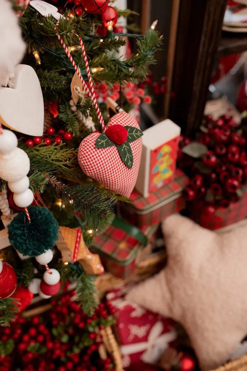 501 LIFE Magazine | Tour de Trees: Classic Christmas