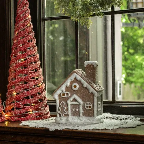 5.5' LIGHTED GINGERBREAD HOUSE - Ragon House
