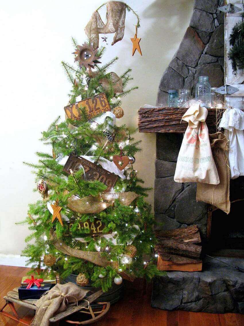 6 Creative Ways to Make Your Christmas Tree Shine - homeyou