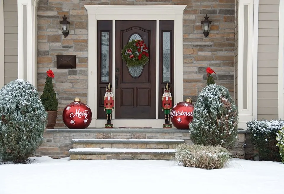 7 Beautiful Decor Ideas with French Doors for Christmas - Fenesta