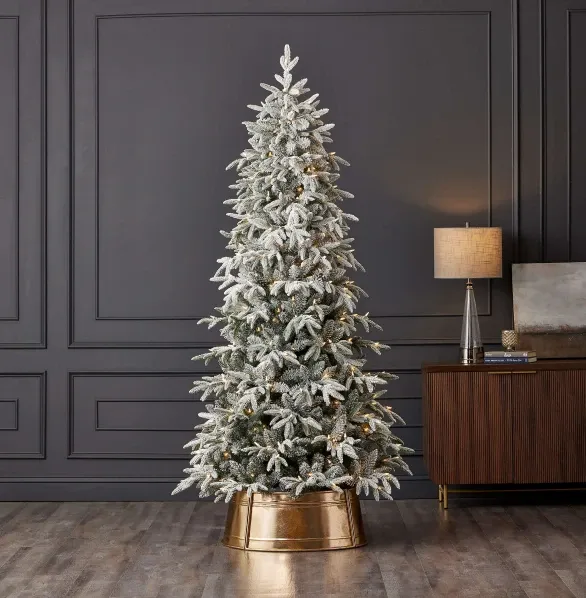 7.5' Shadow Woods Flocked Spruce Tree with 400 Warm White LED Lights