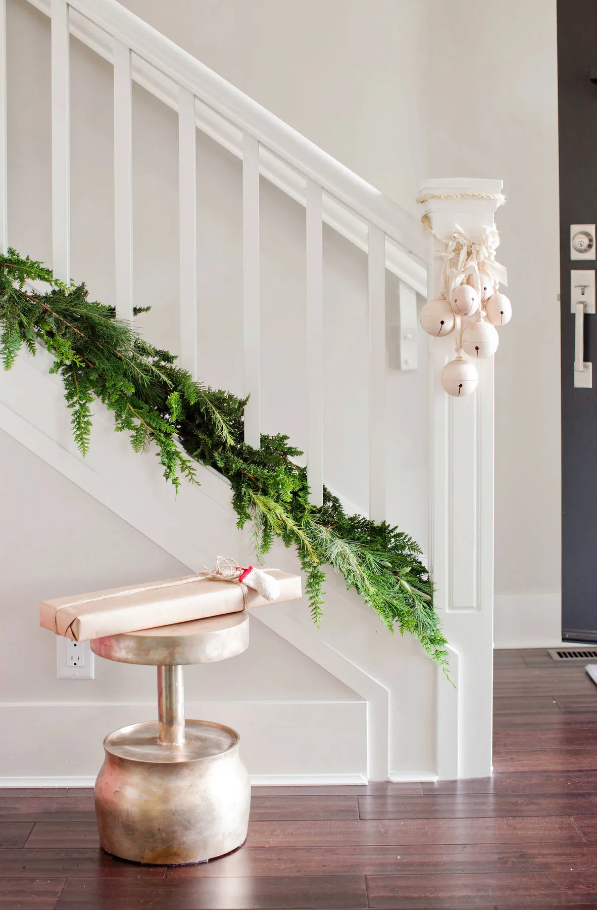 8 Christmas Staircase Decorating Ideas | Houzz IE