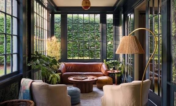 A 1921 Seattle Residence Transformed with Modern Twist