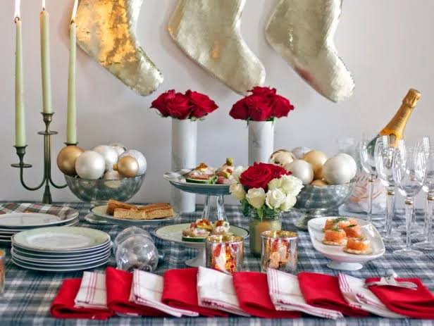 A Casual and Festive Christmas Open House | HGTV