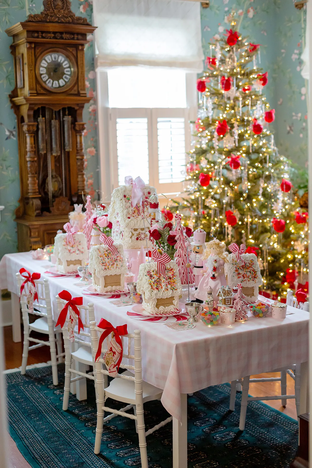 A Charleston Gingerbread House Tea Party (8th Annual) - Pizzazzerie