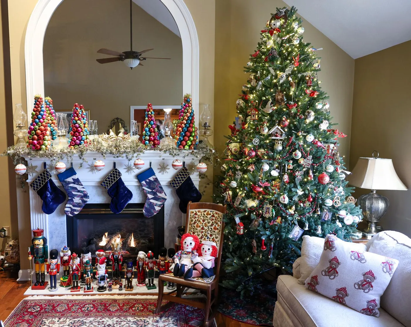 A true decking of halls: Local couple has estimated 1,000 Christmas decorations in their home | Lifestyles | daytondailynews.com