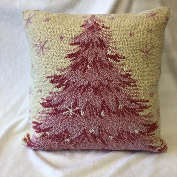 Amazon.com: Allorry Christmas Pillows,Christmas Tree Pillow Set of 2 wool  hooked Christmas tree pillows velvet back 18' Peking Handicraft