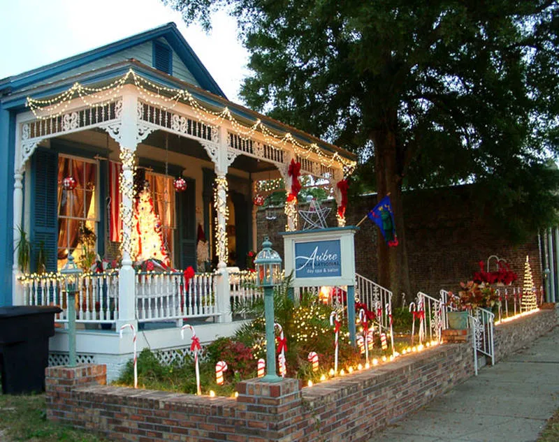 Anyone Can Decorate: The Christmas Porch