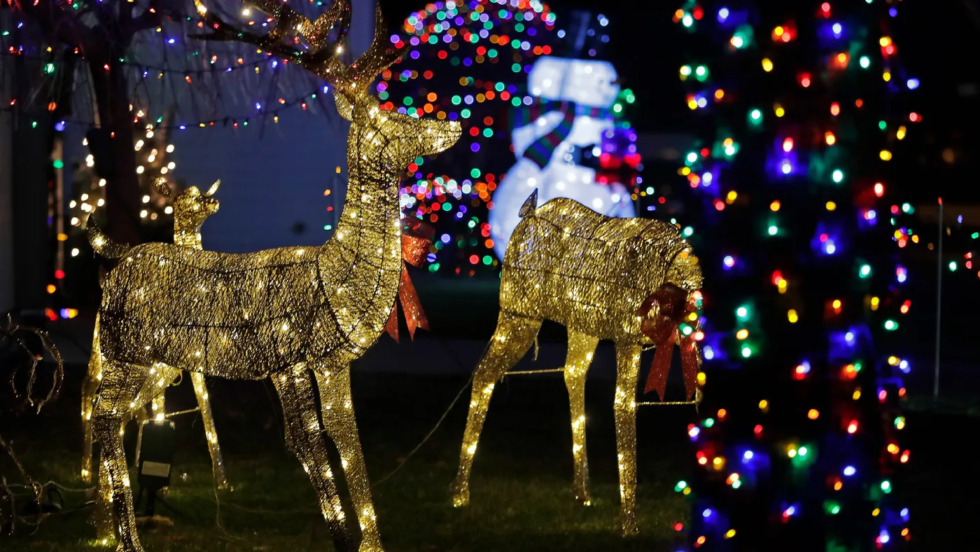 Appleton Post Crescent light map features holiday displays