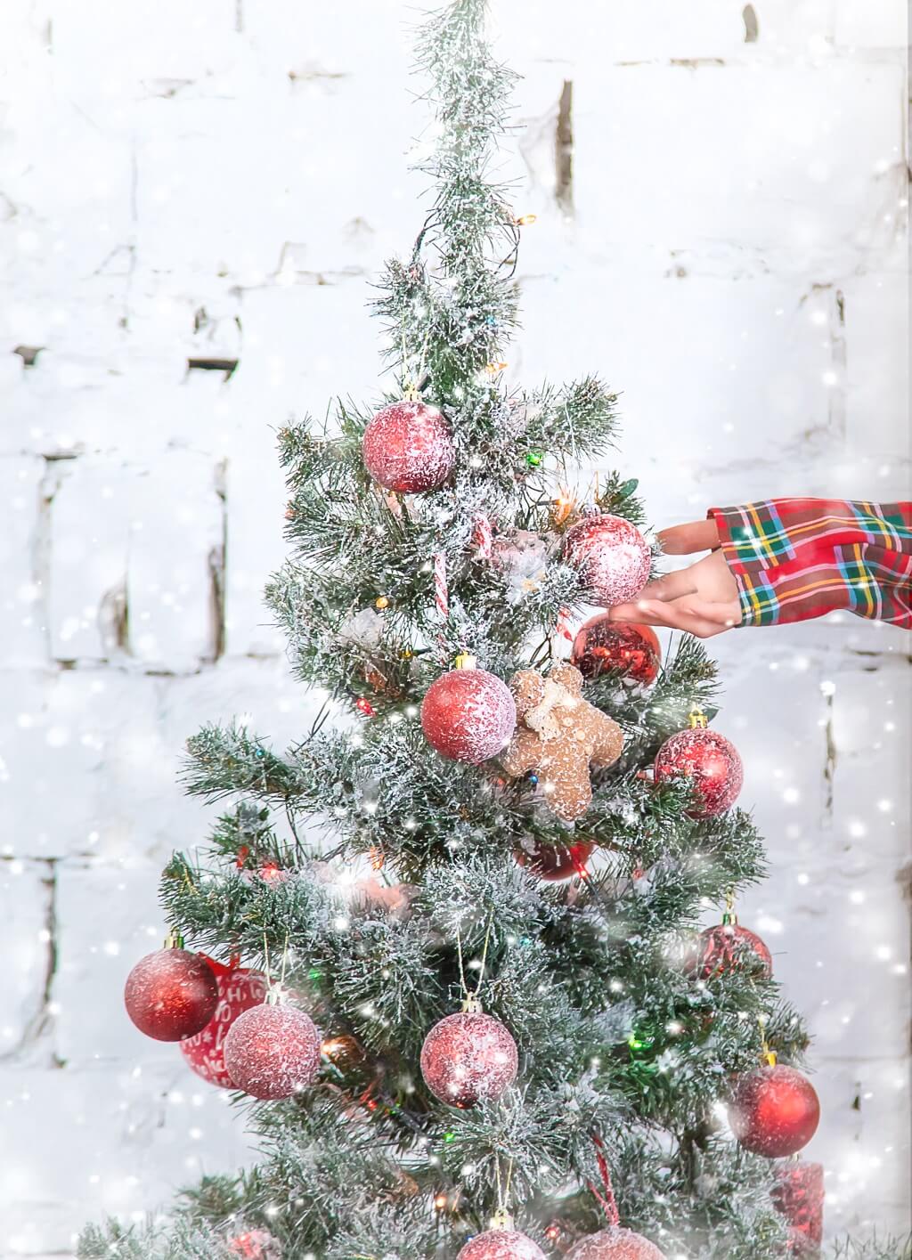 Are Flocked Trees Still in Style? | Modern Trends in Christmas Decor – Holiday Celebration Trees