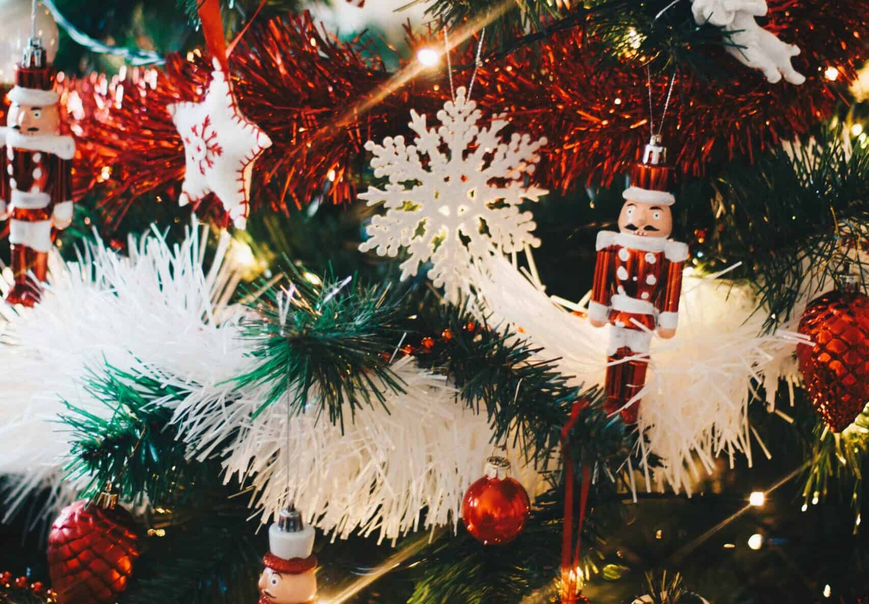 Are Sober Christmas Parties the Future? Employment Law Risks of Festive Cheer - Employmentbuddy