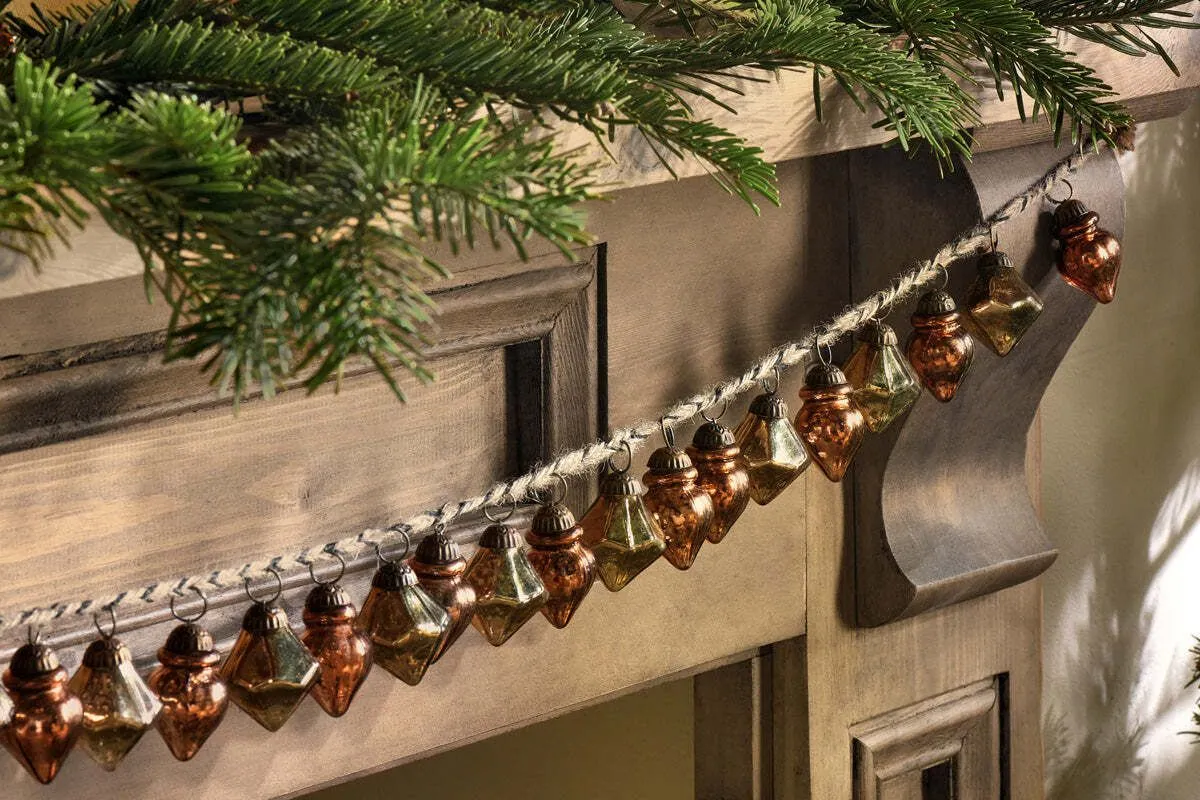 Baubles & Tree Decorations – Cwt Tatws