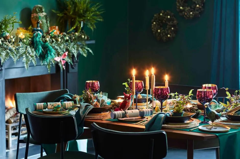 Beautiful Christmas table decorating ideas | loveproperty.com