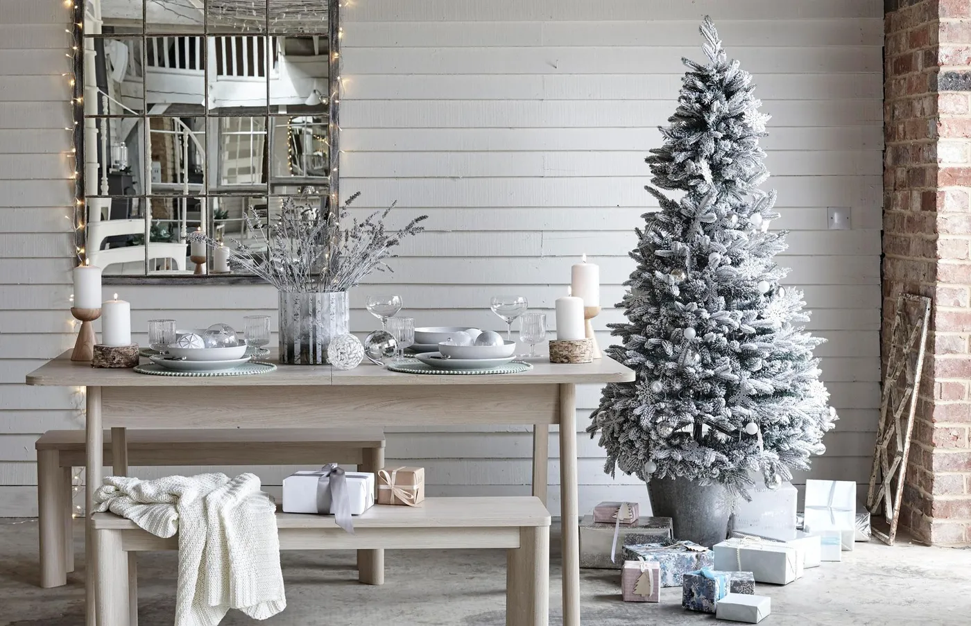 Beautiful Christmas table decorating ideas | loveproperty.com