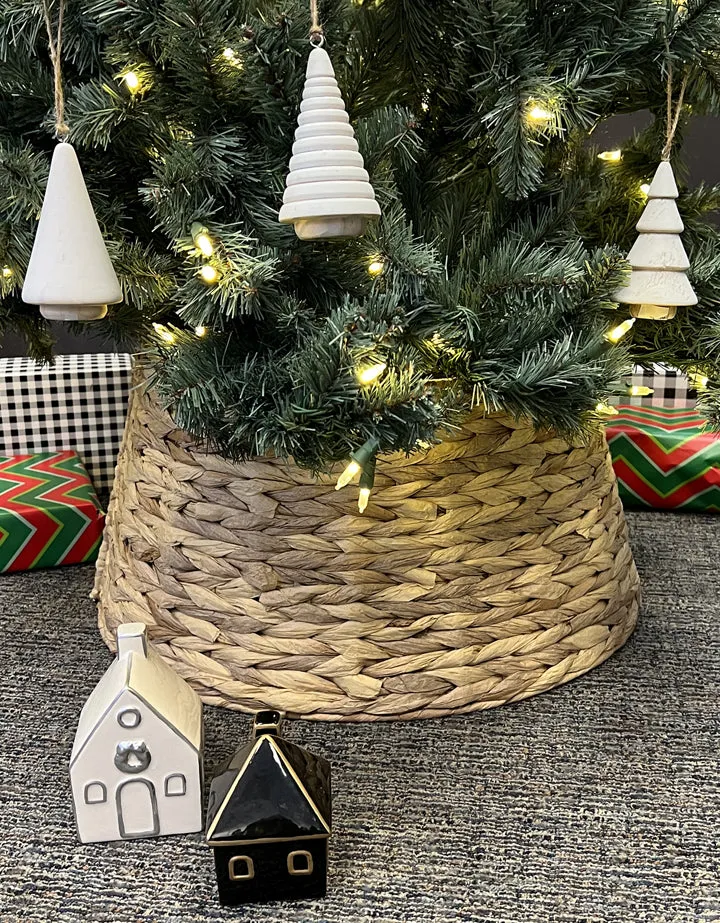Becki Owens Christmas Water Hyacinth Tree Collar