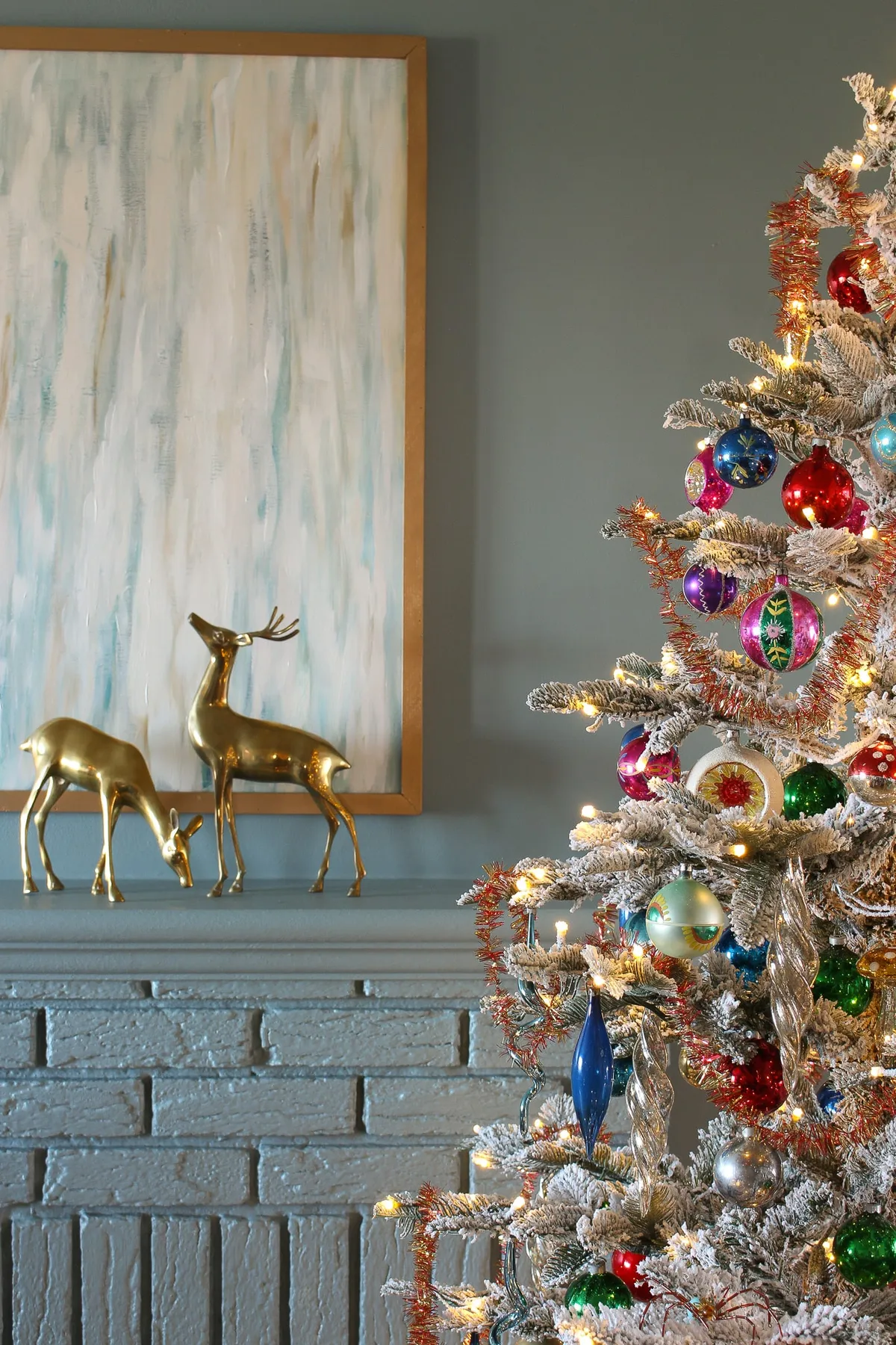 Best Artificial Christmas Tree for Vintage Ornaments | Dans le Artificial Tree & Ornaments