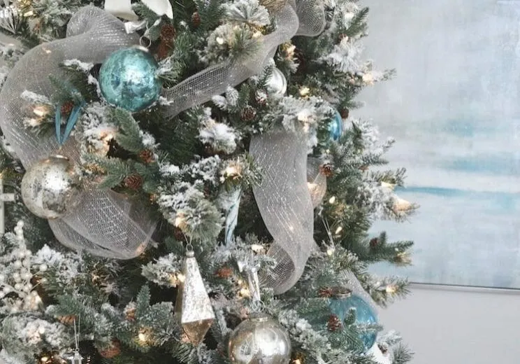 Blue Flocked Christmas Tree Flocked Christmas Trees Decorated Blue