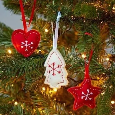 Buy wholesale Set of 3 Red & White Felt Christmas Tree Decorations