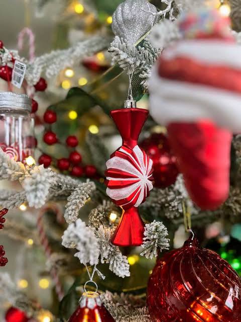 Candy Christmas Tree for a Festive and Tasty Season - La Maison Chouette