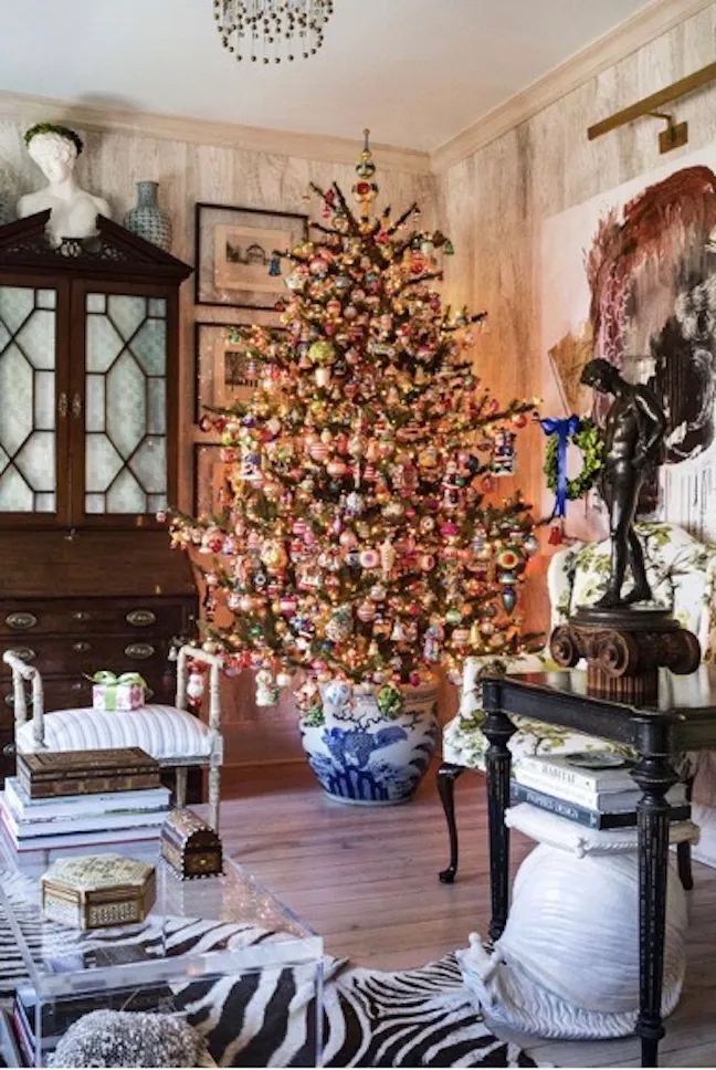 Chinoiserie Chic: The Chinoiserie Christmas Tree