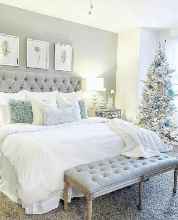Christmas Bedroom Decor Ideas to Copy This Year - Chaylor & Mads