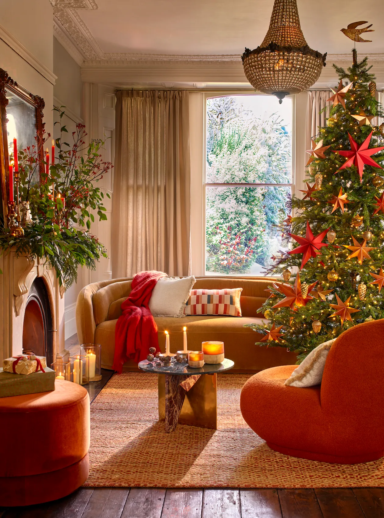 Christmas Decor For Trendy Small Room & 40 Bedroom Ideas A Festive Sanctuary In 2026 2024