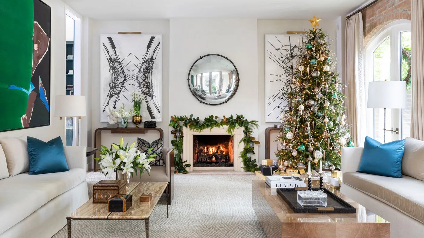 Christmas Decorations In A Dealer House 6 Traditional Decor Ideas For  Classic Outlets Display