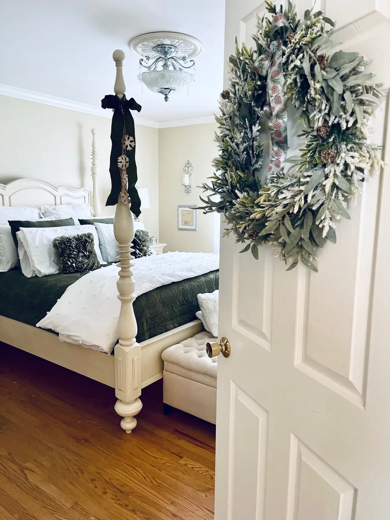 Christmas Guest Room Decor - House of Mar