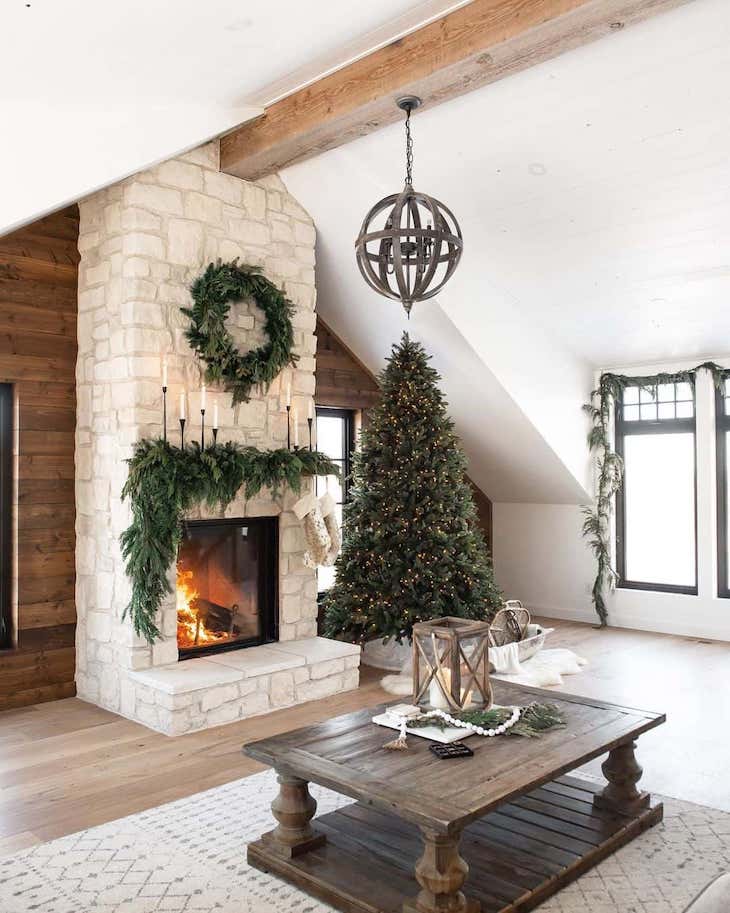 Christmas Homes - Neutral Style Christmas Decor - Farmhousehub