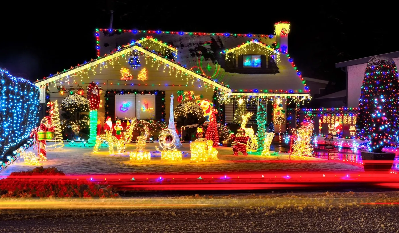 Christmas Landscape Lights - Voss Landscape Lighting