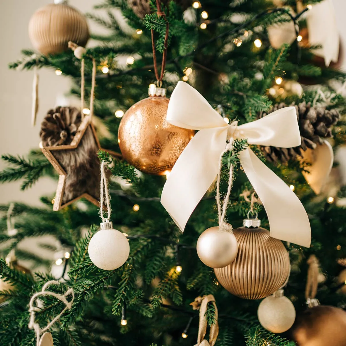 Christmas Spider: What It Symbolizes on Someone's Tree - Parade