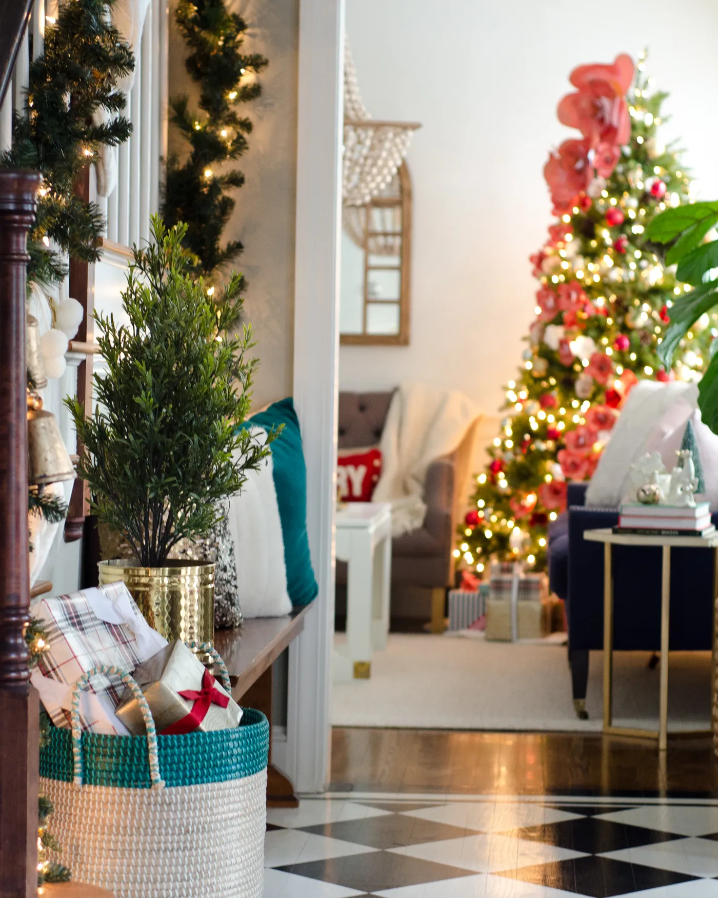 Christmas Tour 2016 - Entryway and Guest Room - The Chronicles of Home