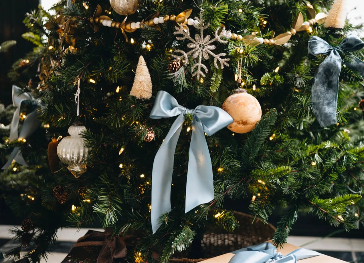 Christmas Tree Bows are Trending on TikTok - PureWow