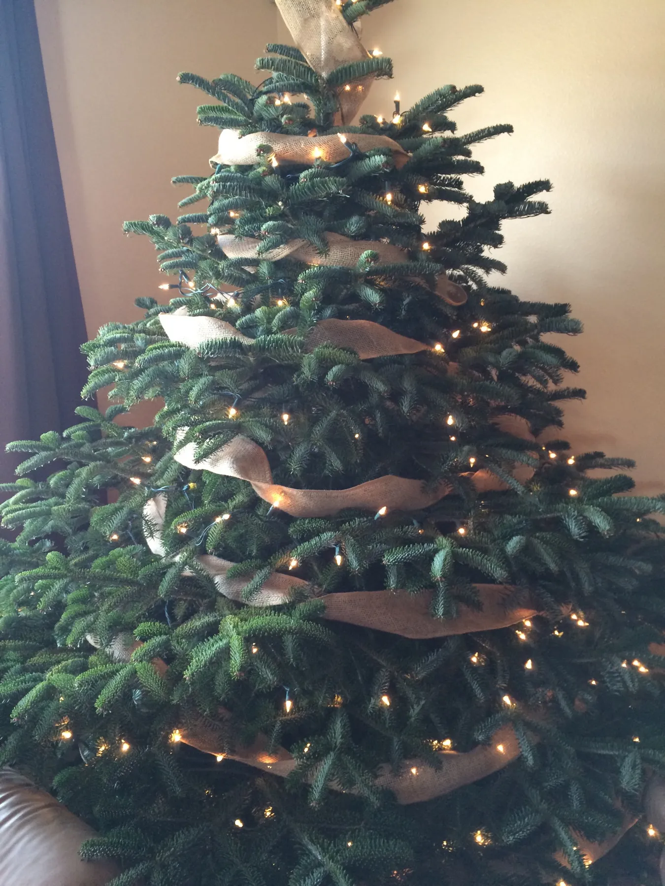 Christmas Tree Decorating | The Blissful House