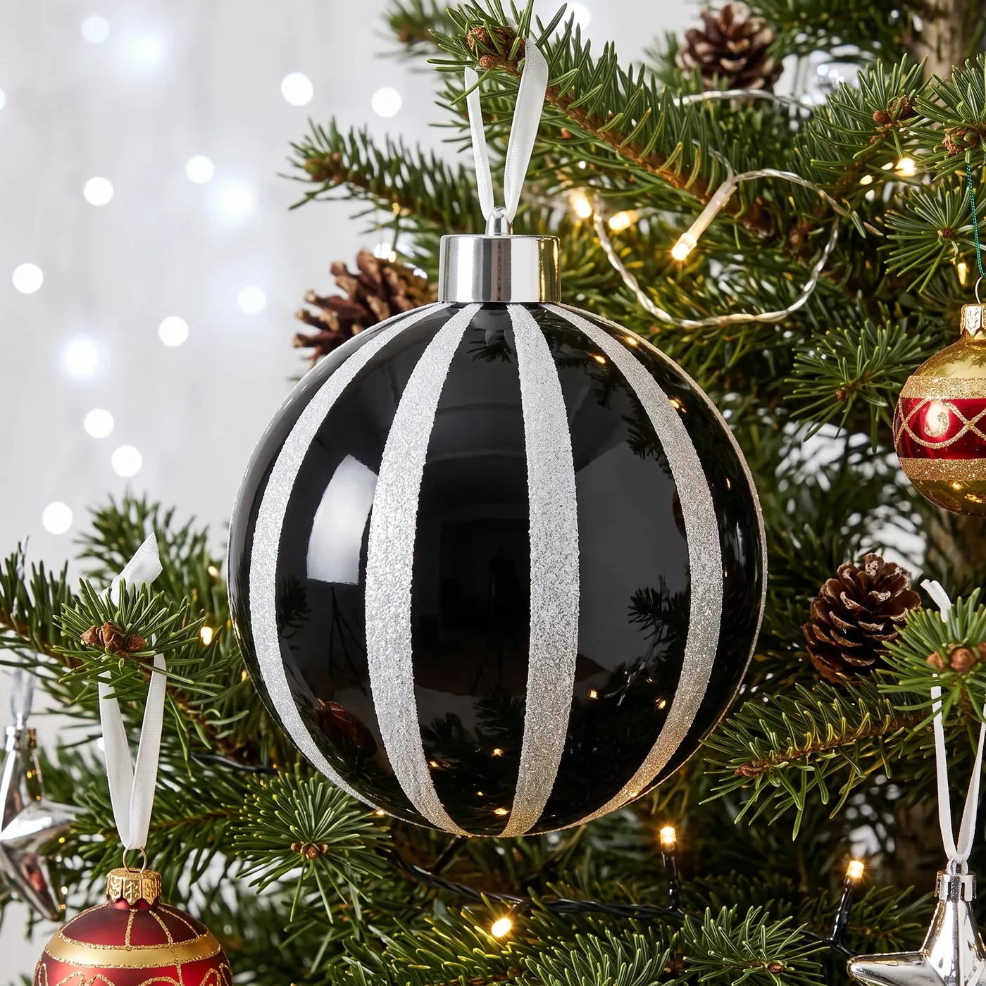 Christmas Tree Decorations – Taskers