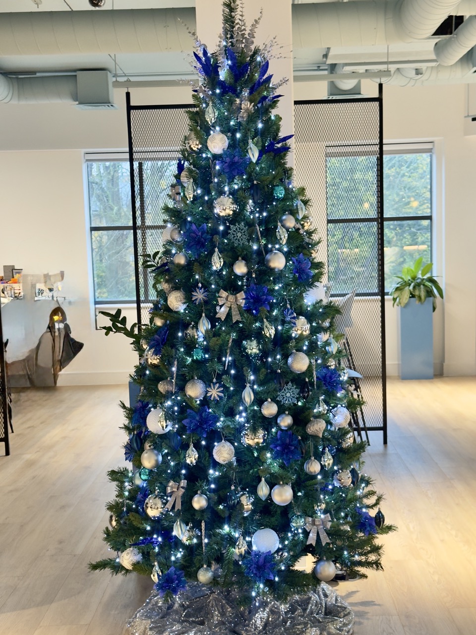 Christmas Tree Hire Surrey | Decorated Christmas Trees for Homes & Offices