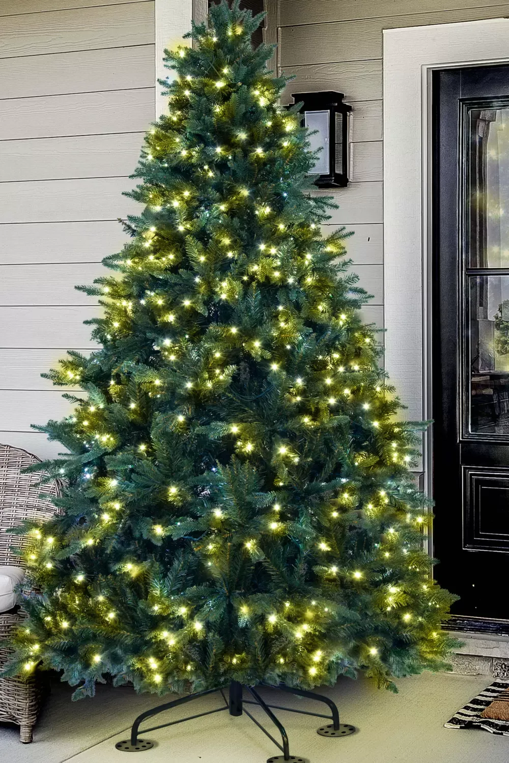 Christmas Tree World The 6.5ft Pre-lit Outdoor Woodland Pine Tree< Outdoor Christmas Trees | Outdoor Artificial Trees | With Christmas Tree