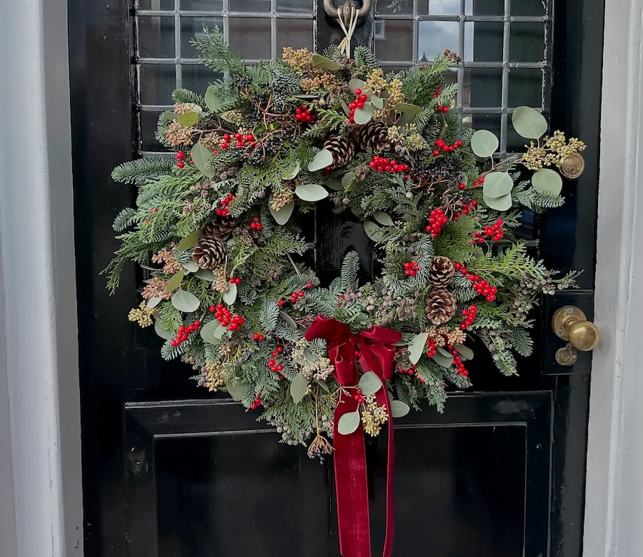 Christmas Wreath Making Workshop 26.11.26 - Welwyn Florist