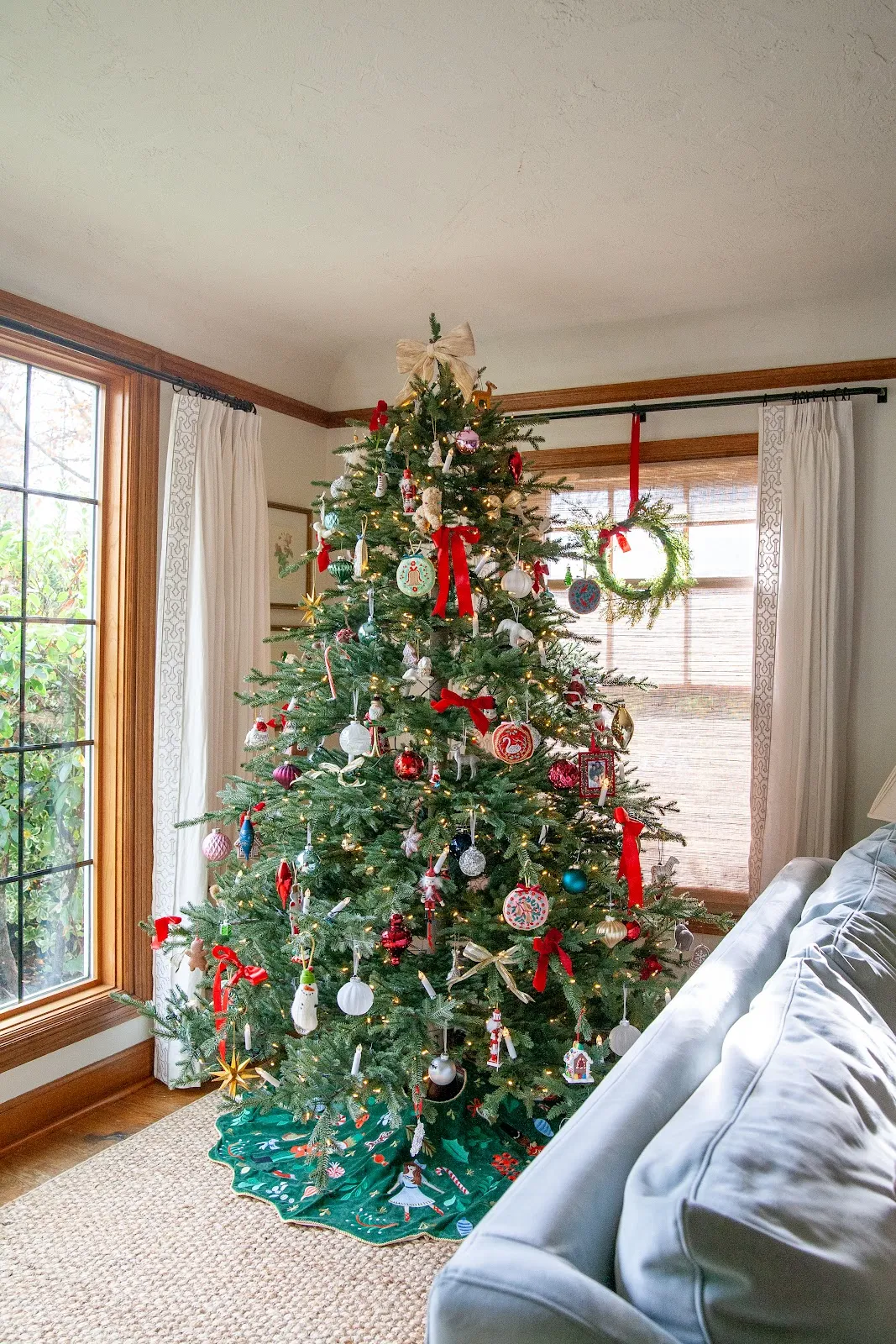 Classic Christmas decor around the house / Create / Enjoy
