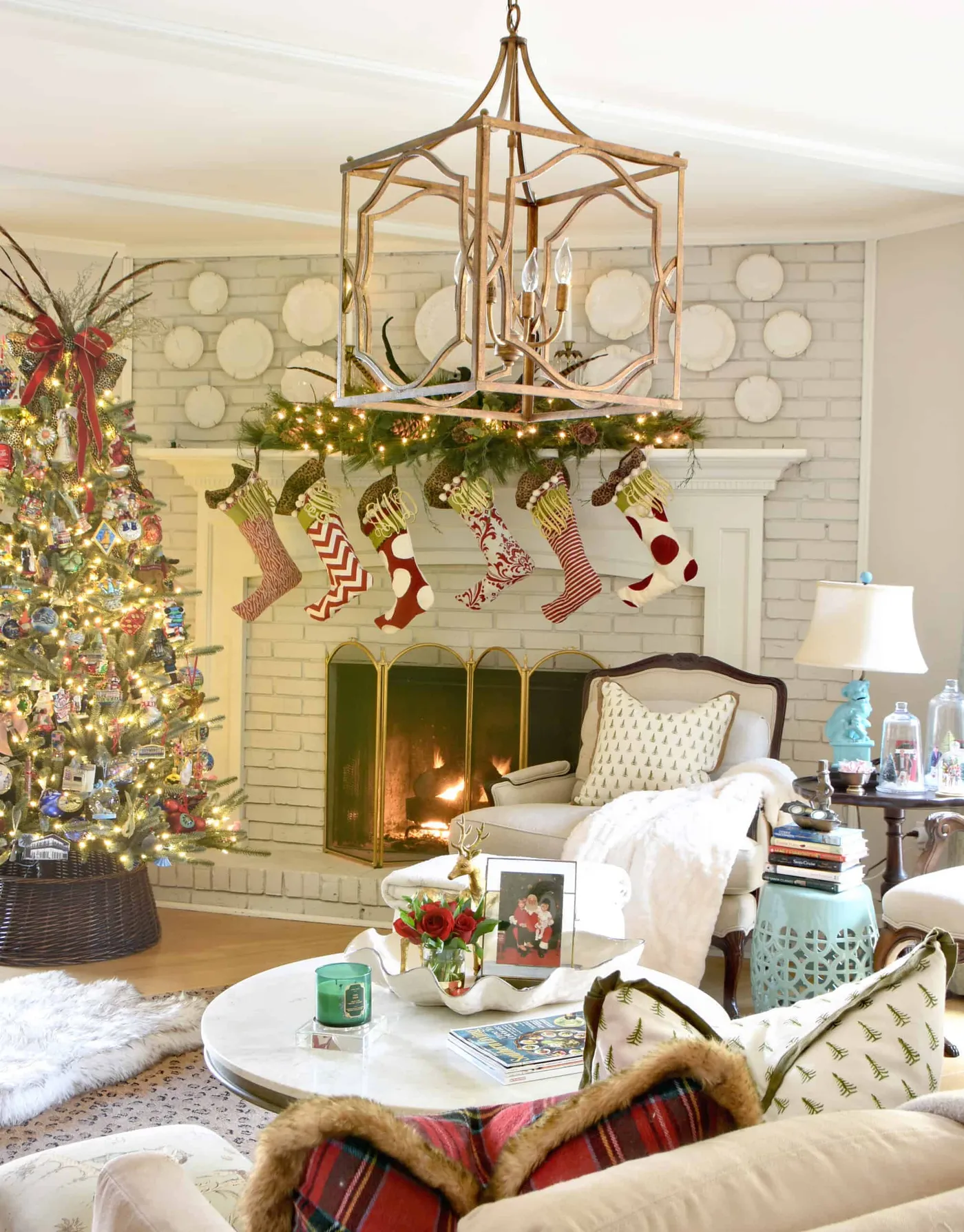 Classic Christmas Home Tour 2023 {The Den} – Dixie Delights