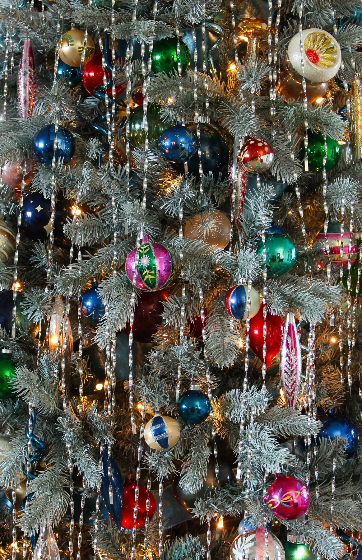 Collecting Vintage Ornaments | Dans le Lakehouse